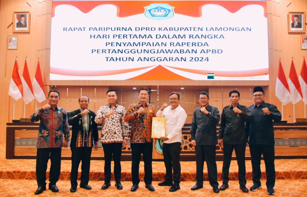 Rapat Paripurna DPRD Kabupaten Lamongan dalam rangka Penyampaian Raperda Pertanggungjawaban APBD Tahun Anggaran 2024 Rapat Paripurna DPRD Kabupaten Lamongan dalam rangka Penyampaian Raperda Pertanggungjawaban APBD Tahun Anggaran 2024